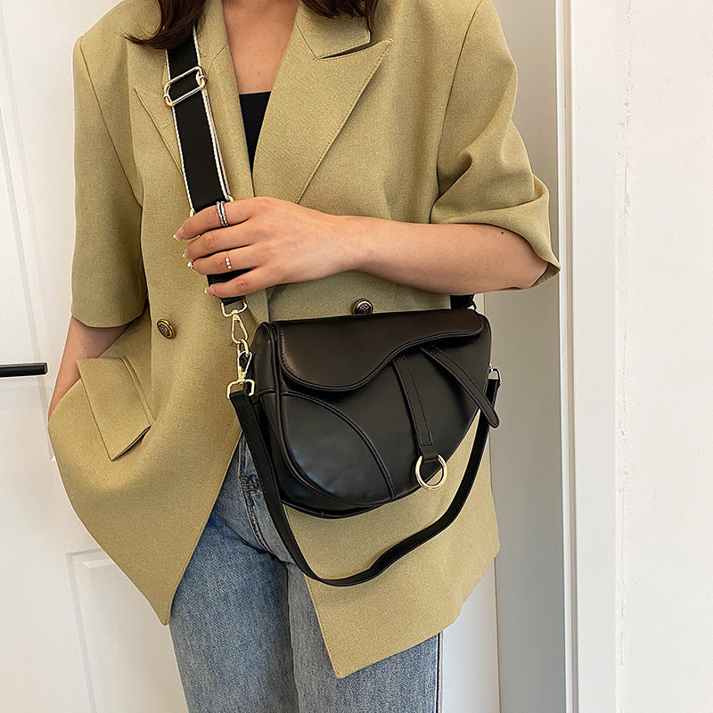 Elizabeth Shoulder Bag